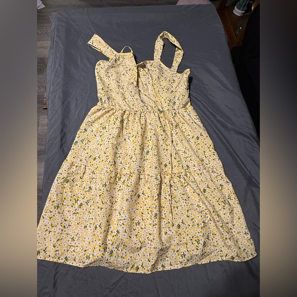 SHEIN women’s size 1XL Yellow Floral SunDress - Picture 1 of 3